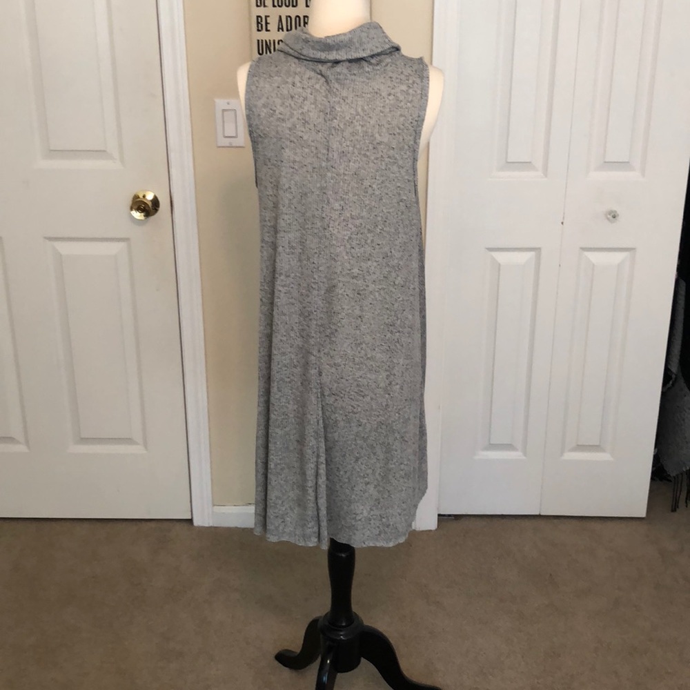 Dress - Picture 3 of 4